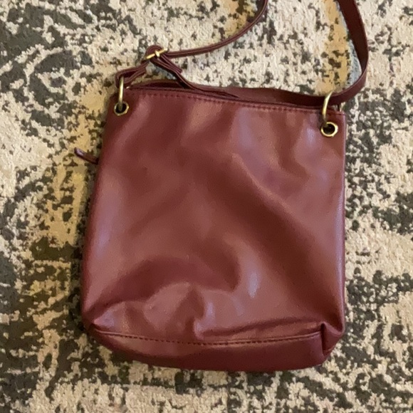 Red Cross-bag With Multiple Pockets - Picture 2 of 2